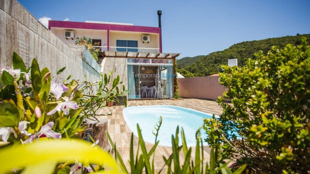 Casa para alquiler de vacaciones em Governador Celso Ramos (Praia de Palmas)