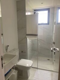 Apartamento 3 suítes alto padrão na Praia da Bacutia, Guarapari, ES