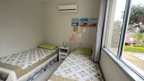 Apartamento com 3 dormitórios na praia de Bombas