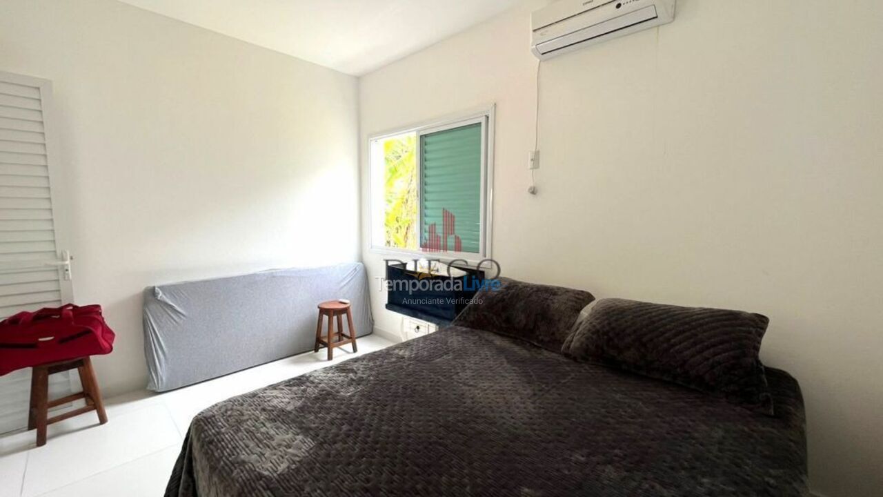 Casa para aluguel de temporada em Bombinhas (Praia de Quatro Ilhas)