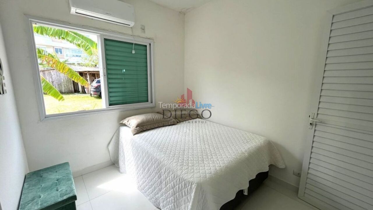 Casa para aluguel de temporada em Bombinhas (Praia de Quatro Ilhas)