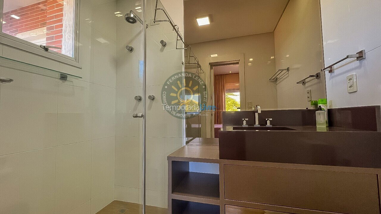 Casa para alquiler de vacaciones em Bombinhas (Praia de Quatro Ilhas)