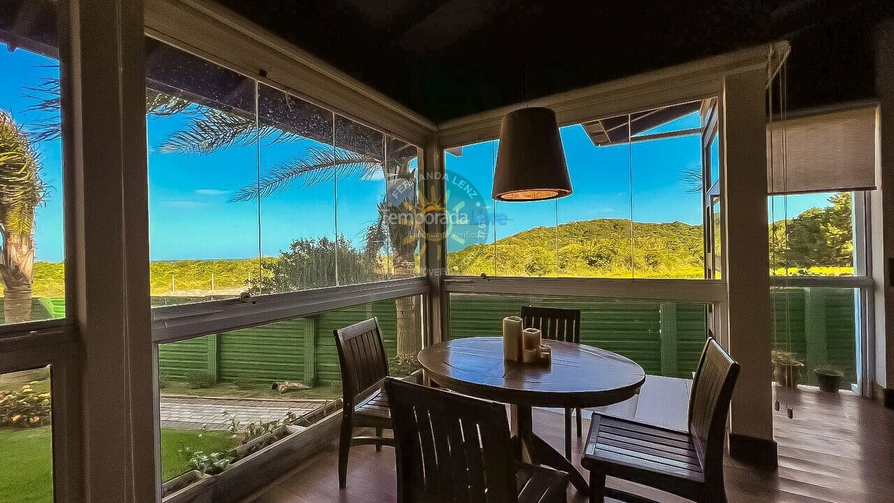 Casa para alquiler de vacaciones em Bombinhas (Praia de Quatro Ilhas)