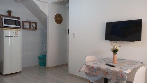 Harmonious 1/4, 2 air conditioning, 1 km from the beach and 5 min from the airport