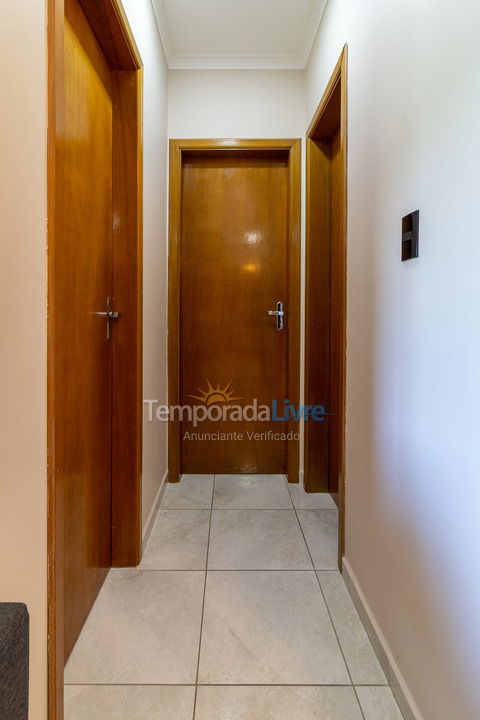 Apartamento para aluguel de temporada em Praia Grande (Canto do Forte)