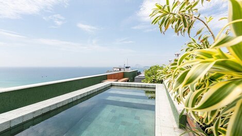 Rio089 - Triplex penthouse overlooking the sea in Ipanema