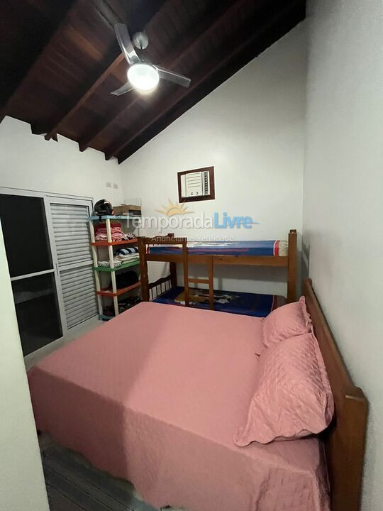 Casa para aluguel de temporada em Bertioga (Guaratuba)