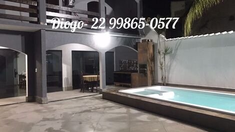Casa com piscina de frente à rua da Praia Grande -Arraial do Cabo/RJ