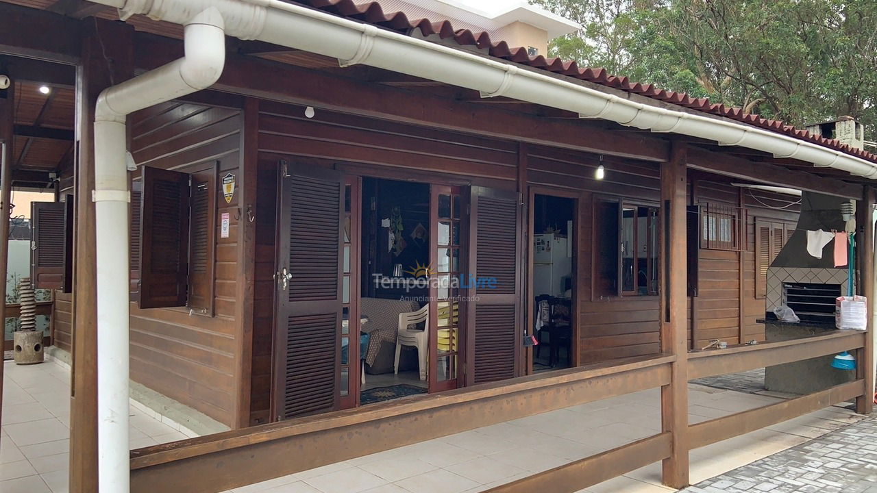 Casa para aluguel de temporada em Florianopolis (Praia dos Ingleses)