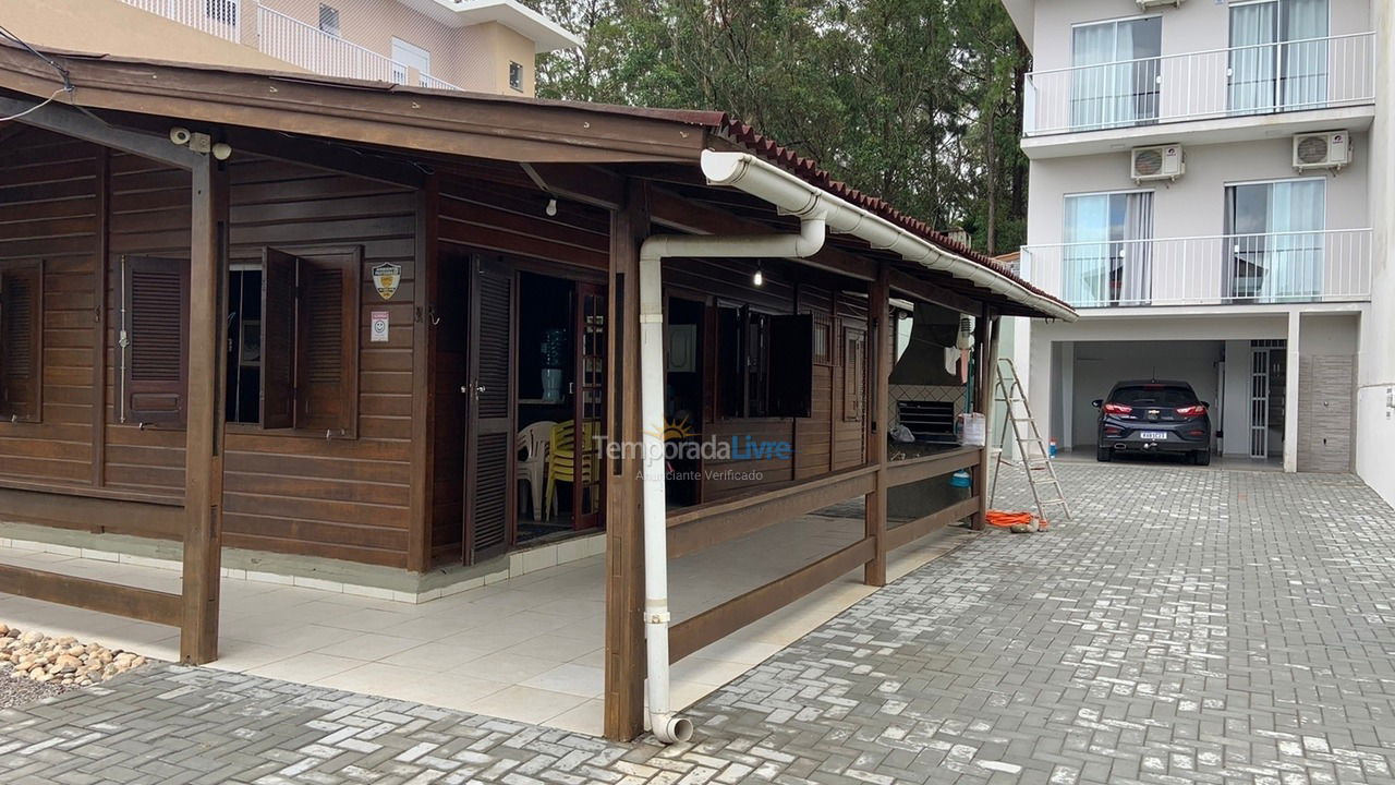 Casa para aluguel de temporada em Florianopolis (Praia dos Ingleses)