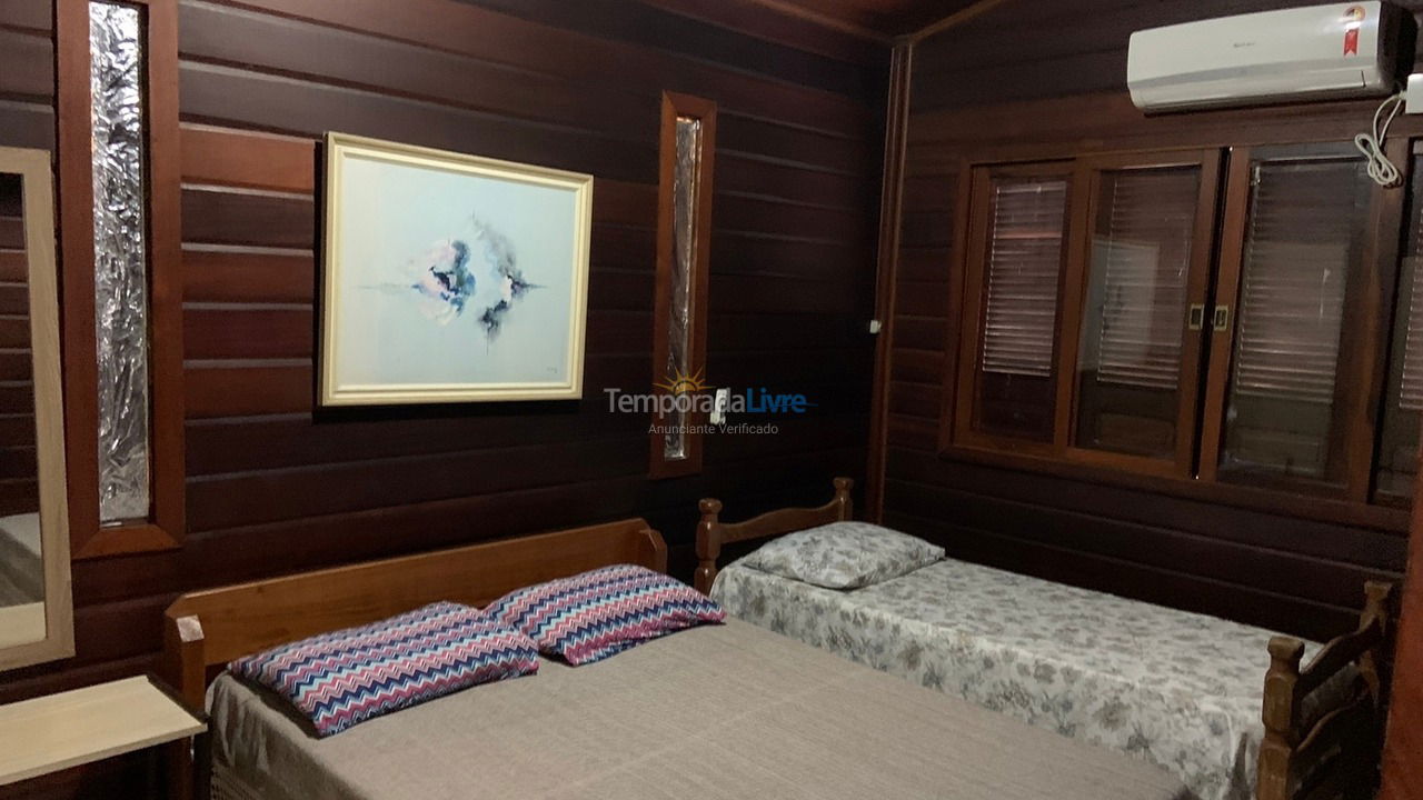 Casa para aluguel de temporada em Florianopolis (Praia dos Ingleses)