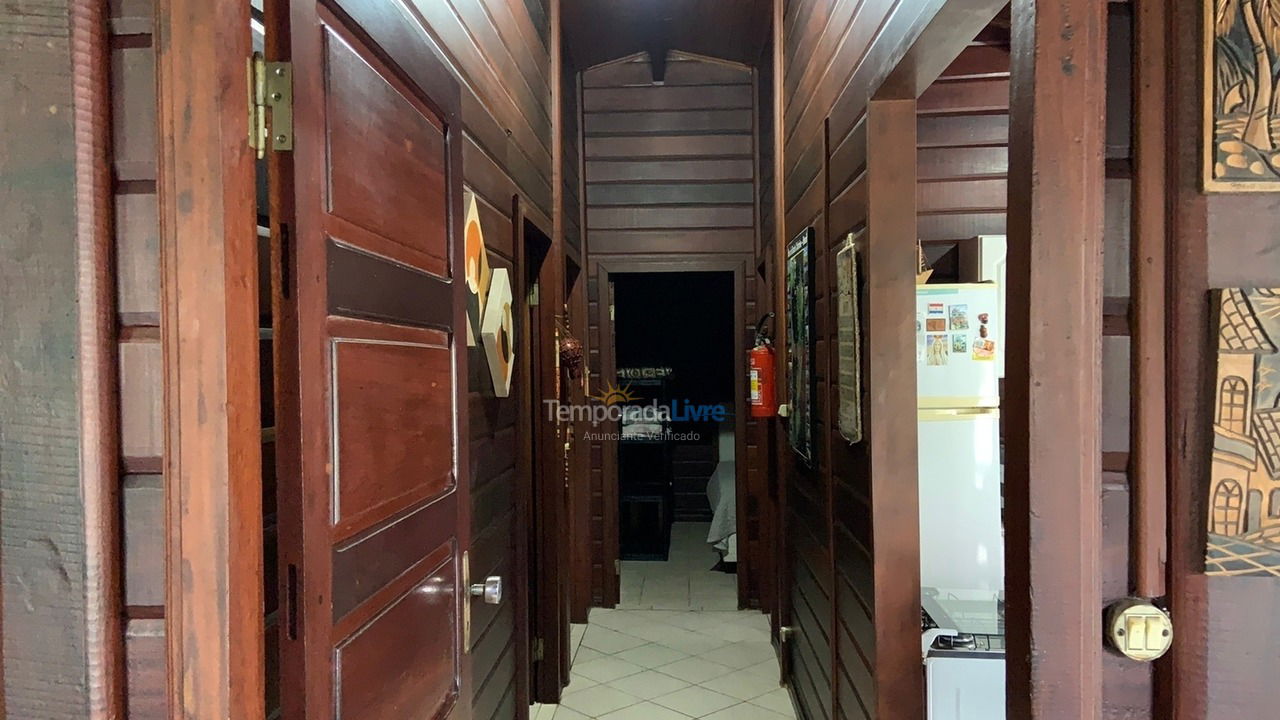 Casa para aluguel de temporada em Florianopolis (Praia dos Ingleses)