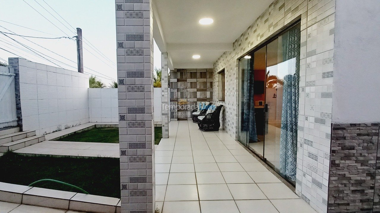 Casa para aluguel de temporada em Lauro de Freitas (Caji)