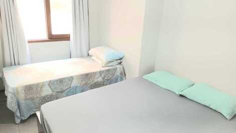1 DORMITORIO A 80 METROS DA PRAIA COM BOX JUNTO A PRAÇA ALVEZON