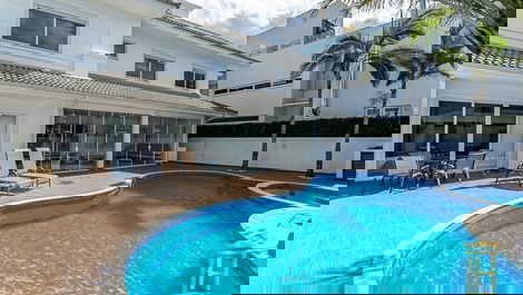 Casa magnífica na melhor região de Jurerê Internacional