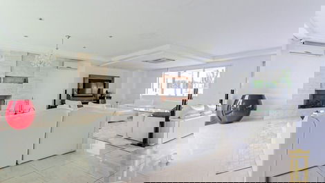 Casa magnífica na melhor região de Jurerê Internacional