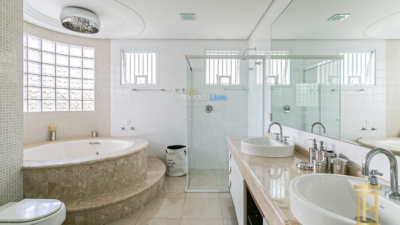Casa para aluguel de temporada em Florianopolis (Jurerê Internacional)
