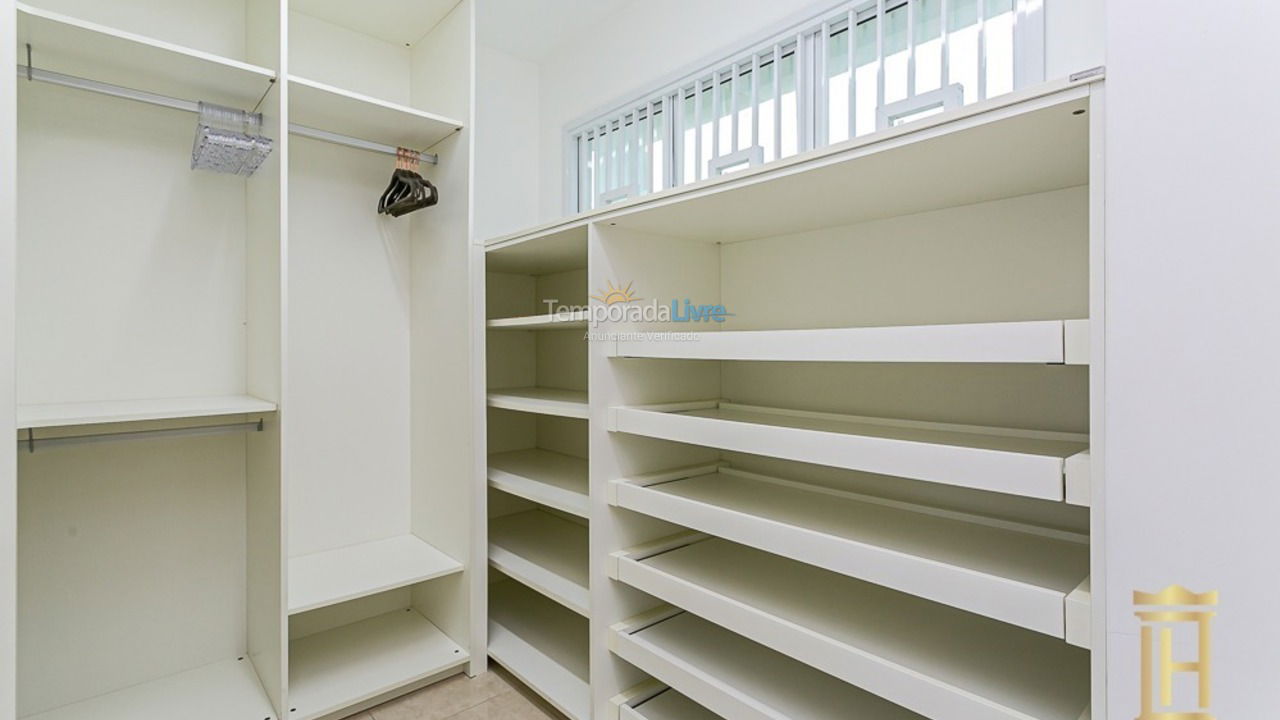 Casa para aluguel de temporada em Florianopolis (Jurerê Internacional)