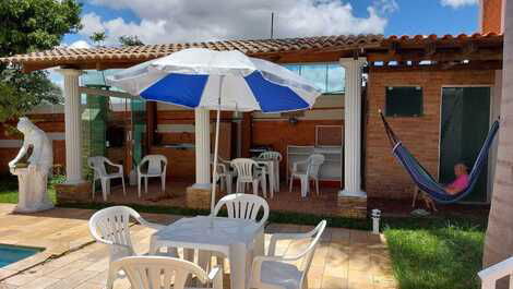 Casa amplia y ventilada para 12 personas con piscina, asador.