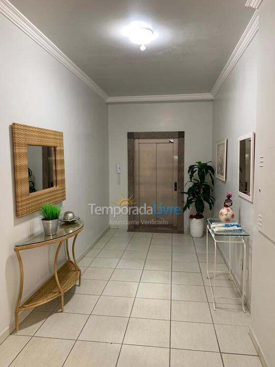 Apartamento para aluguel de temporada em Itapema (Meia Praia)