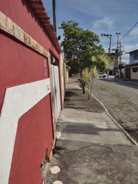 Hermosa casa de una sola planta, 2 recámaras, 2 baños, 3 puestos de estacionamiento.