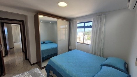 Great apartment overlooking the sea in Praia de Bombas