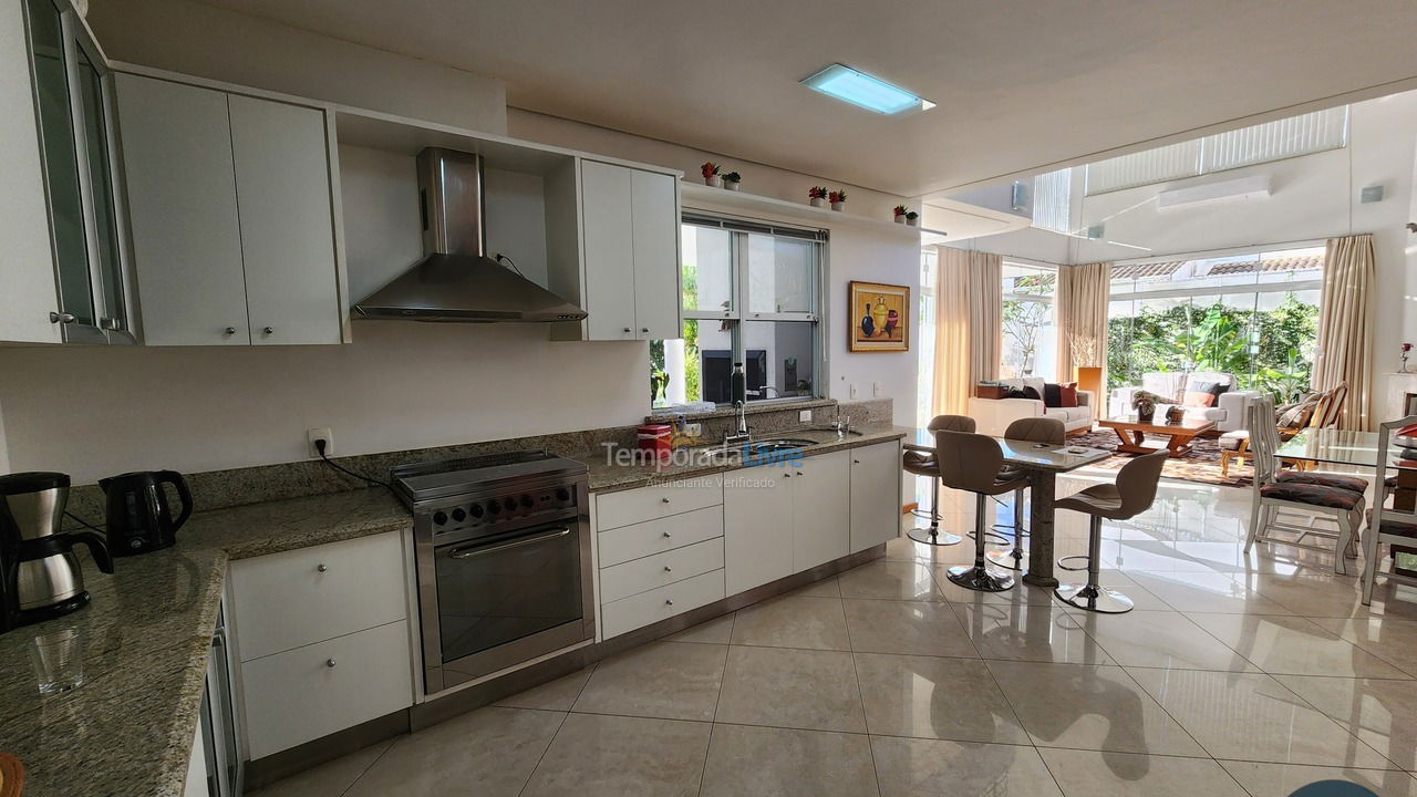 House for vacation rental in Florianopolis (Jurerê Internacional)