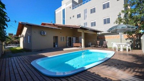 Excellent house 100 meters from the sea of Mariscal with swimming pool