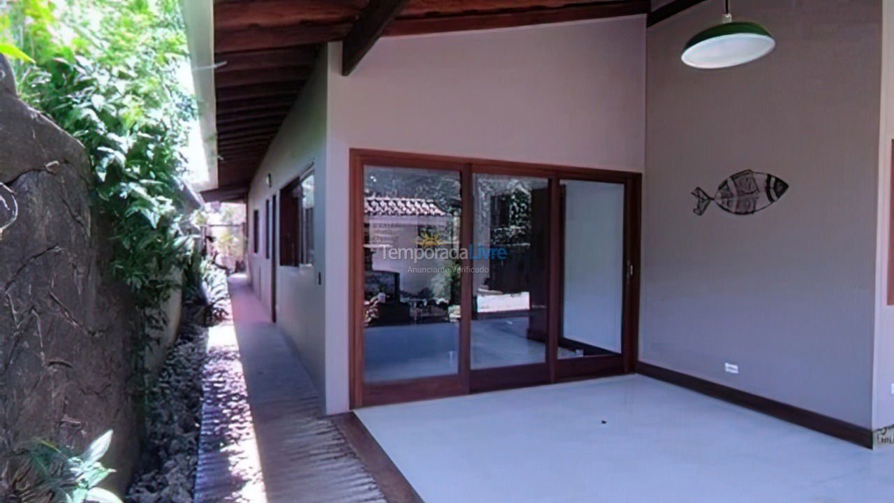 Casa para alquiler de vacaciones em Ubatuba (Praia do Lázaro)