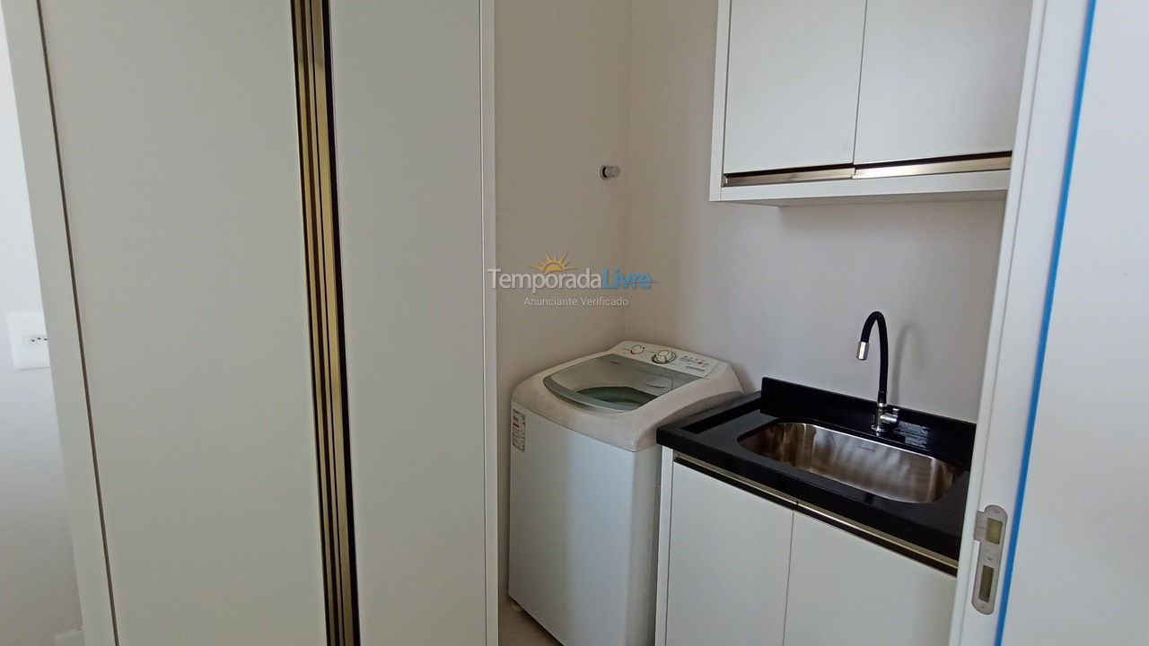 Apartamento para aluguel de temporada em Itapema (Meia Praia)