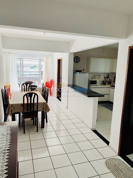 Apartamento para aluguel de temporada em Balneário Camboriú (Praia Central)