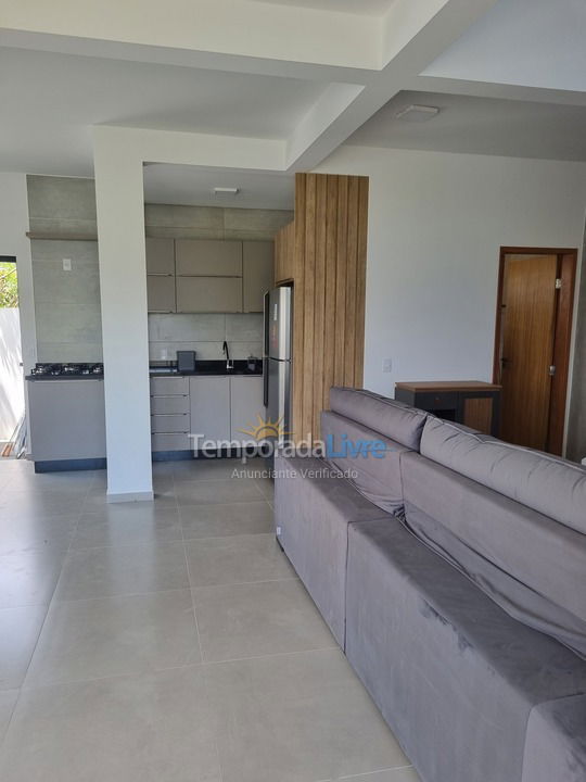 Casa para aluguel de temporada em Imbituba (Ibiraquera Praia do Rosa)