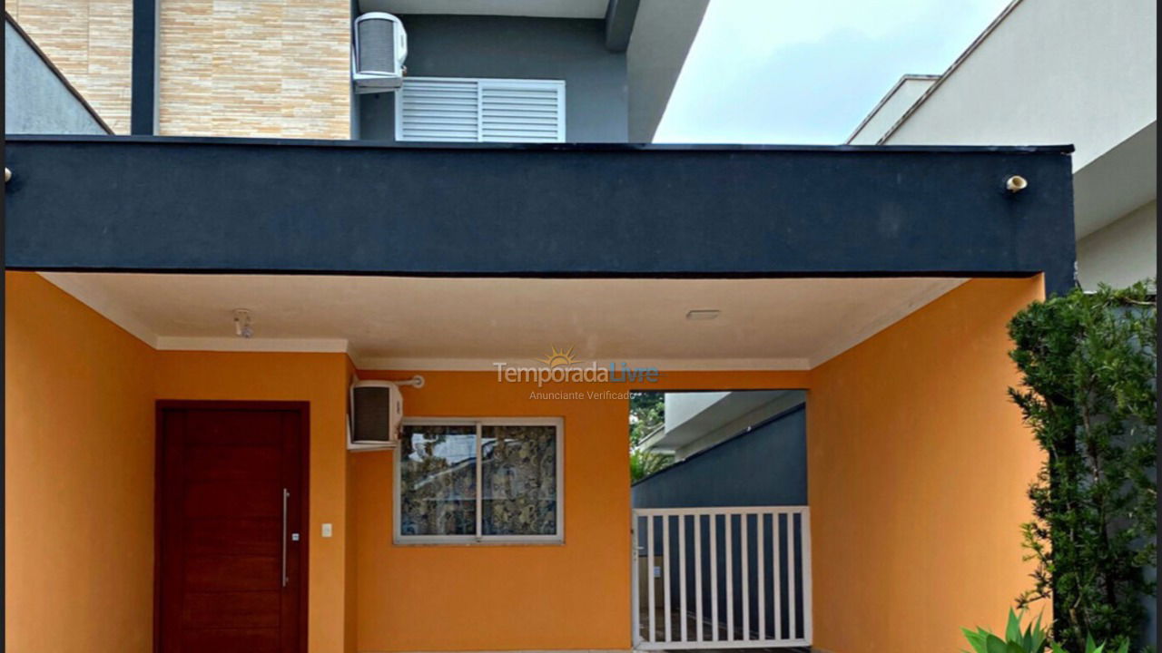 Casa para aluguel de temporada em Bertioga (Condominio Morada da Praia)