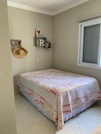 Super cozy apartment for rent in the best location on Praia Grande in Ubatuba! Cond Pau Brasil And Jatoba!