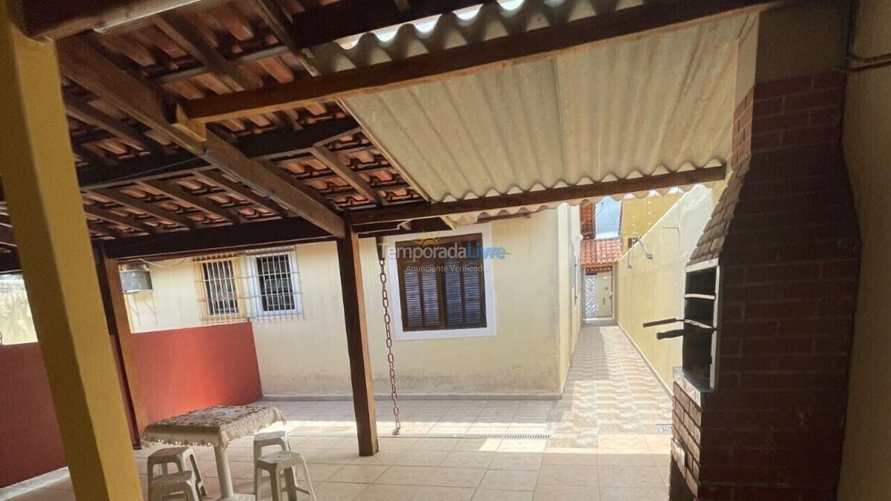 Casa para aluguel de temporada em Caraguatatuba (Jardim Britânia)