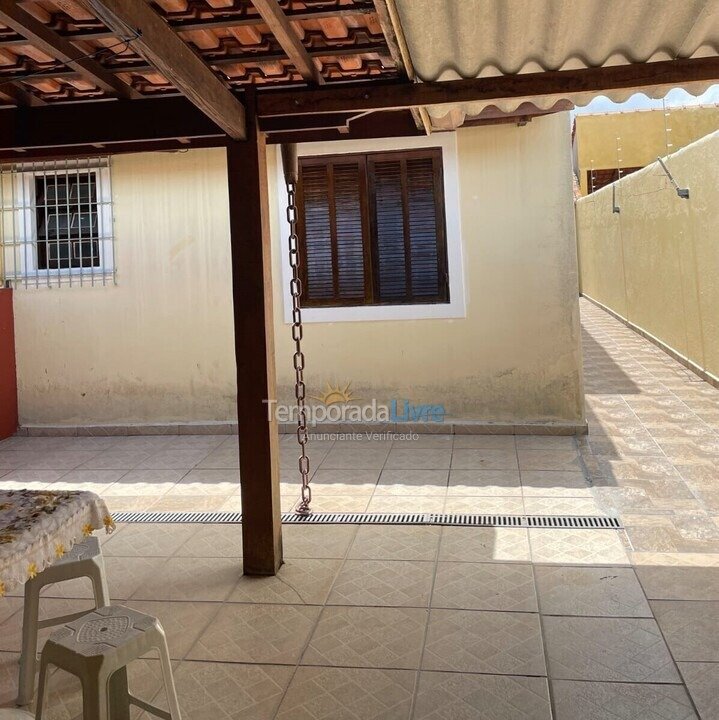 Casa para aluguel de temporada em Caraguatatuba (Jardim Britânia)