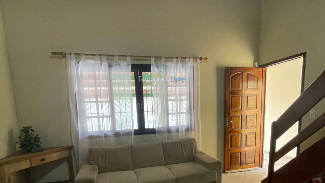 Casa para aluguel de temporada em Caraguatatuba (Jardim Britânia)