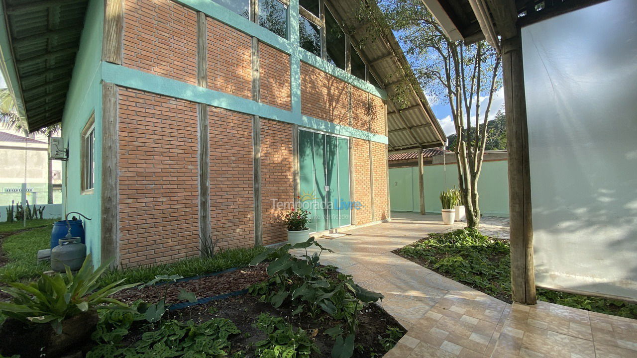 Casa para aluguel de temporada em Matinhos (Caiobá)