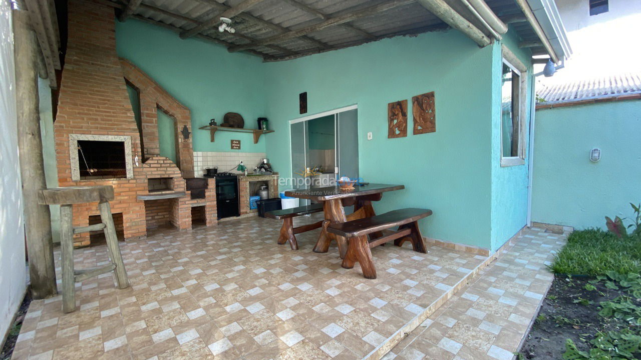 Casa para aluguel de temporada em Matinhos (Caiobá)
