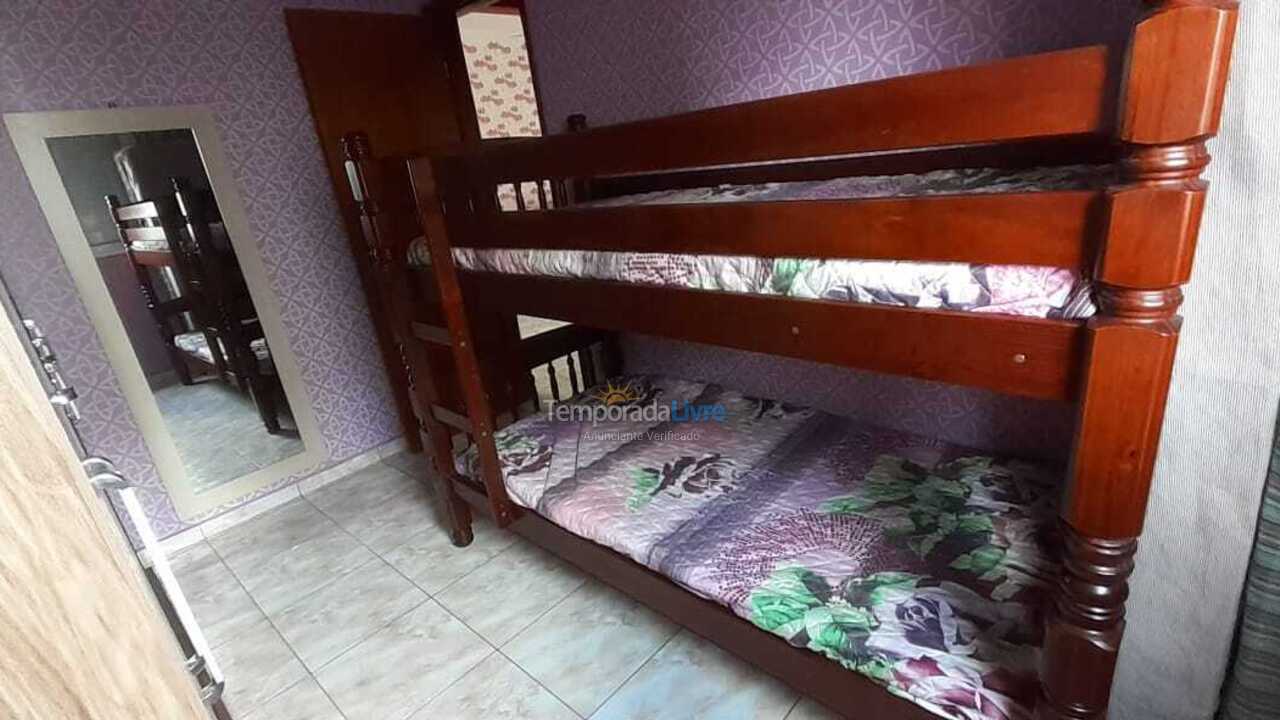 Casa para aluguel de temporada em Praia Grande (Vila Assunção)