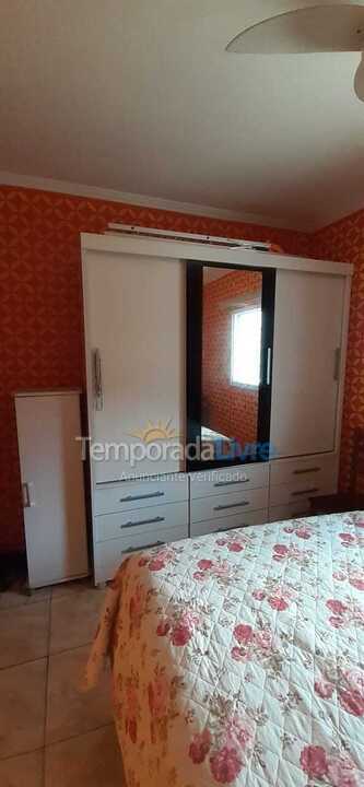 Casa para aluguel de temporada em Praia Grande (Vila Assunção)