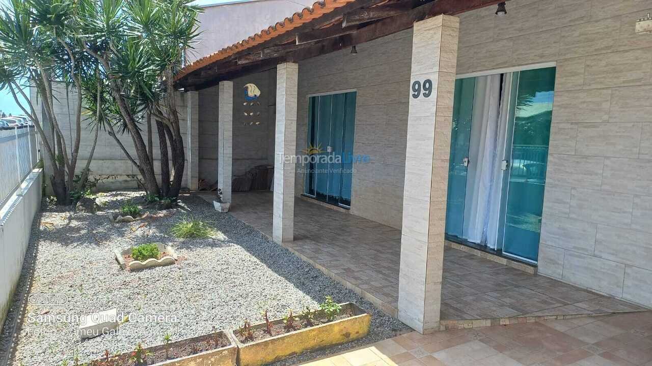 Casa para aluguel de temporada em São Francisco do Sul (Praia Grande)