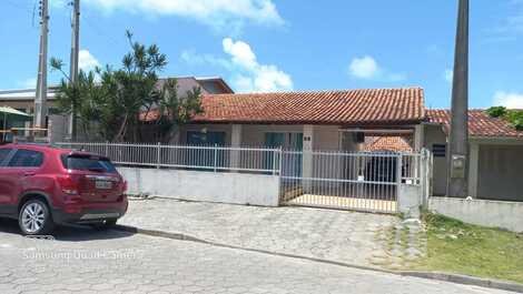Great house with pool, 3 bedrooms with AC, Wi-Fi, 70m from the sea