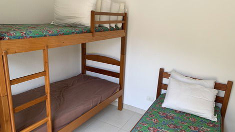 Quarto 2 em baixo