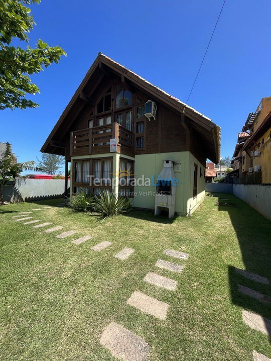 Casa para aluguel de temporada em Garopaba (Praia da Ferrugem)