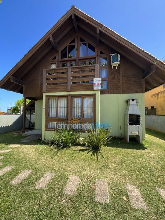 House for vacation rental in Garopaba (Praia da Ferrugem)