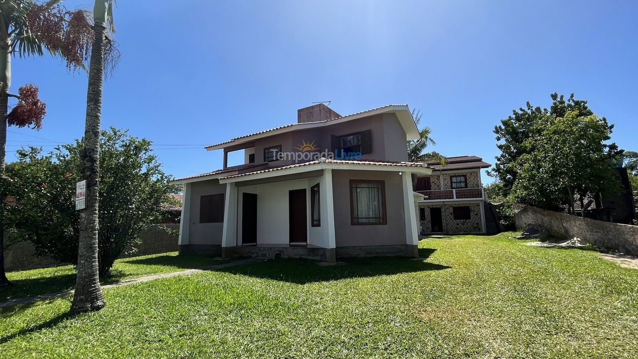 Casa para alquiler de vacaciones em Garopaba (Praia da Ferrugem)