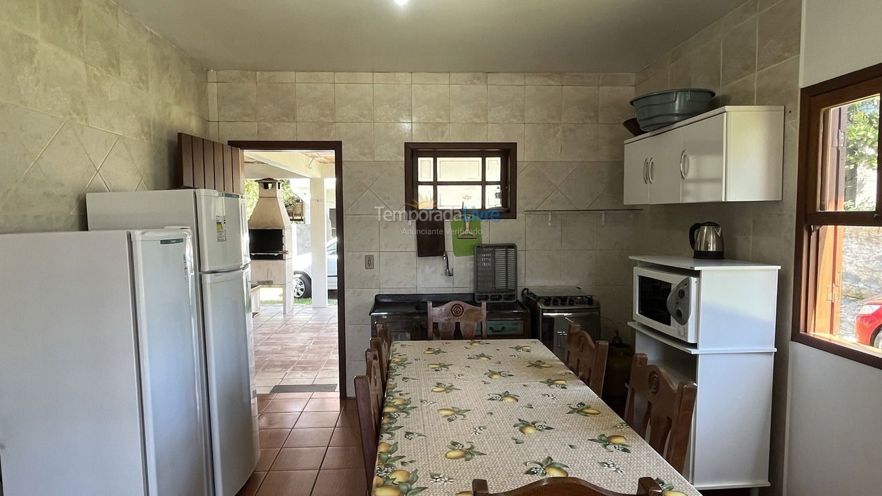 House for vacation rental in Garopaba (Praia da Ferrugem)