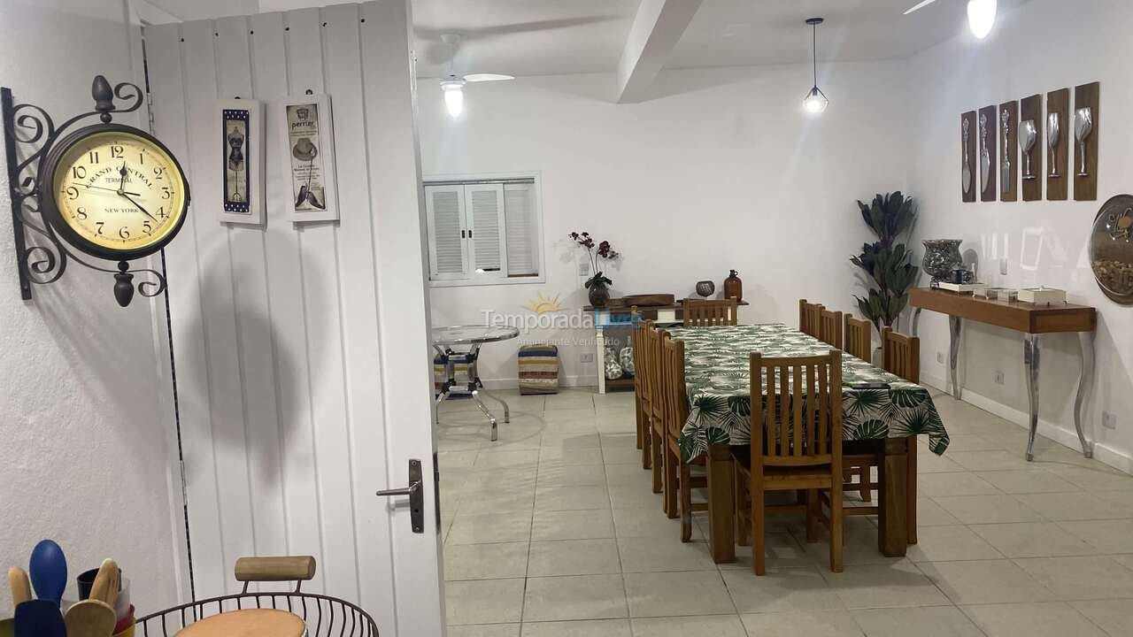 Casa para aluguel de temporada em São Sebastião (Barra do Sahy)