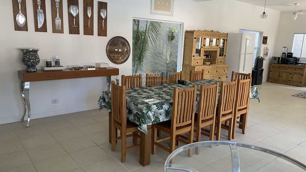 Casa para alquiler de vacaciones em São Sebastião (Barra do Sahy)